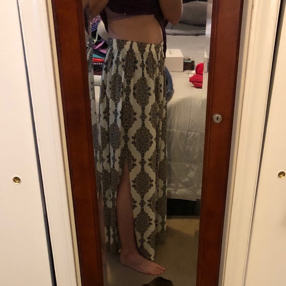 Long Skirt with Slit - Picture 4 of 6